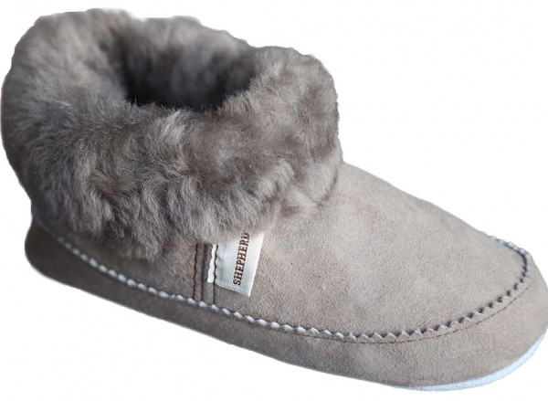 Shepherd-barn-toffel-fårskinn-varm-stone-Pitea